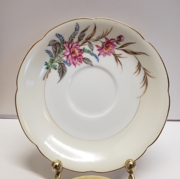 Beautiful Vintage Pink Flower Leaf & Wheat Grass Hand Painted Cup & Saucer - Picture 5 of 13